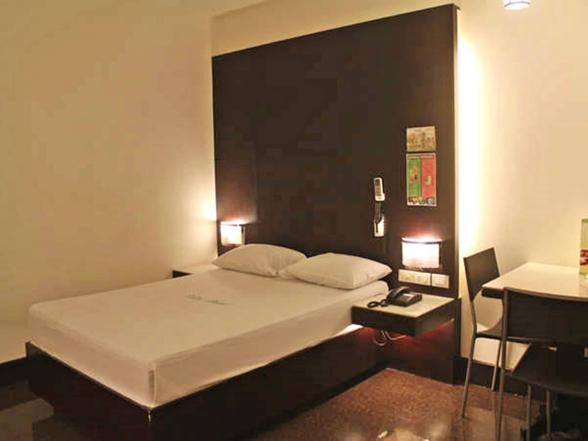 Vista Hotel Cubao Quezon City Exteriör bild