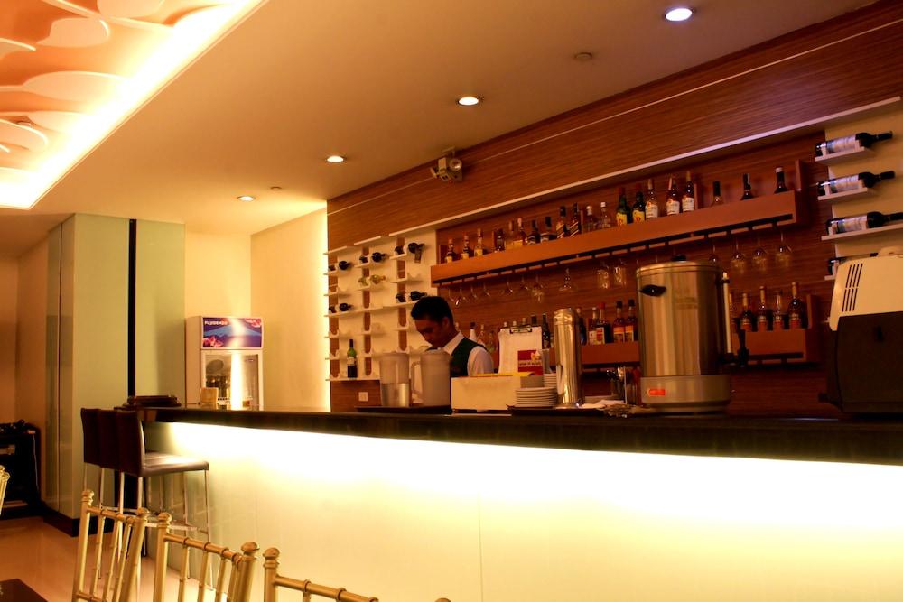 Vista Hotel Cubao Quezon City Exteriör bild