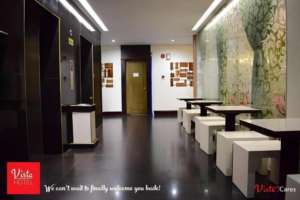 Vista Hotel Cubao Quezon City Exteriör bild
