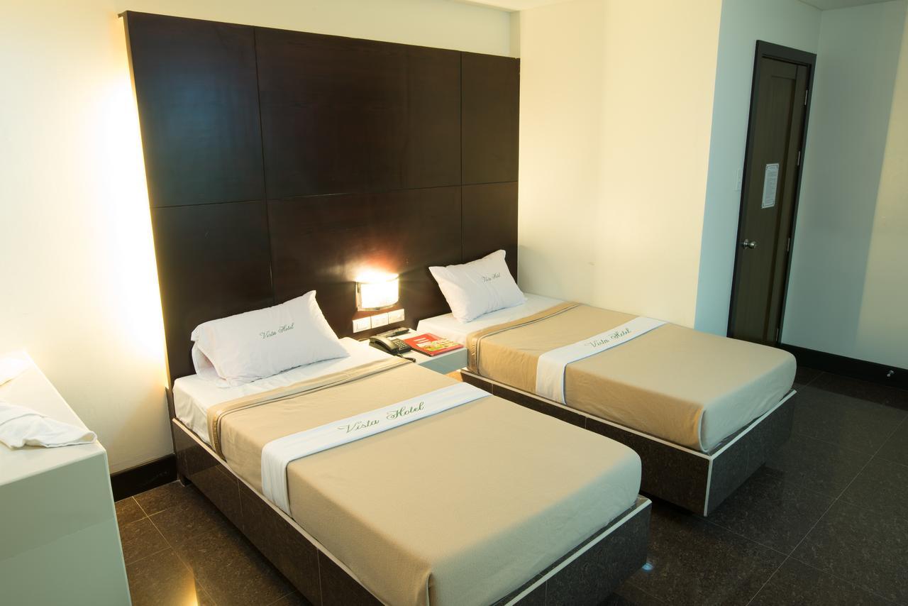 Vista Hotel Cubao Quezon City Exteriör bild