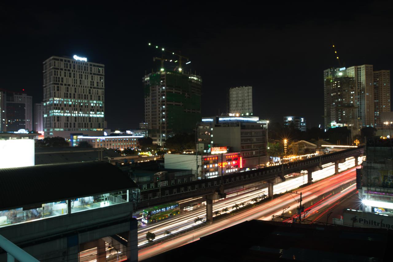 Vista Hotel Cubao Quezon City Exteriör bild