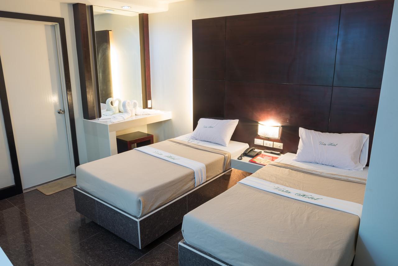 Vista Hotel Cubao Quezon City Exteriör bild