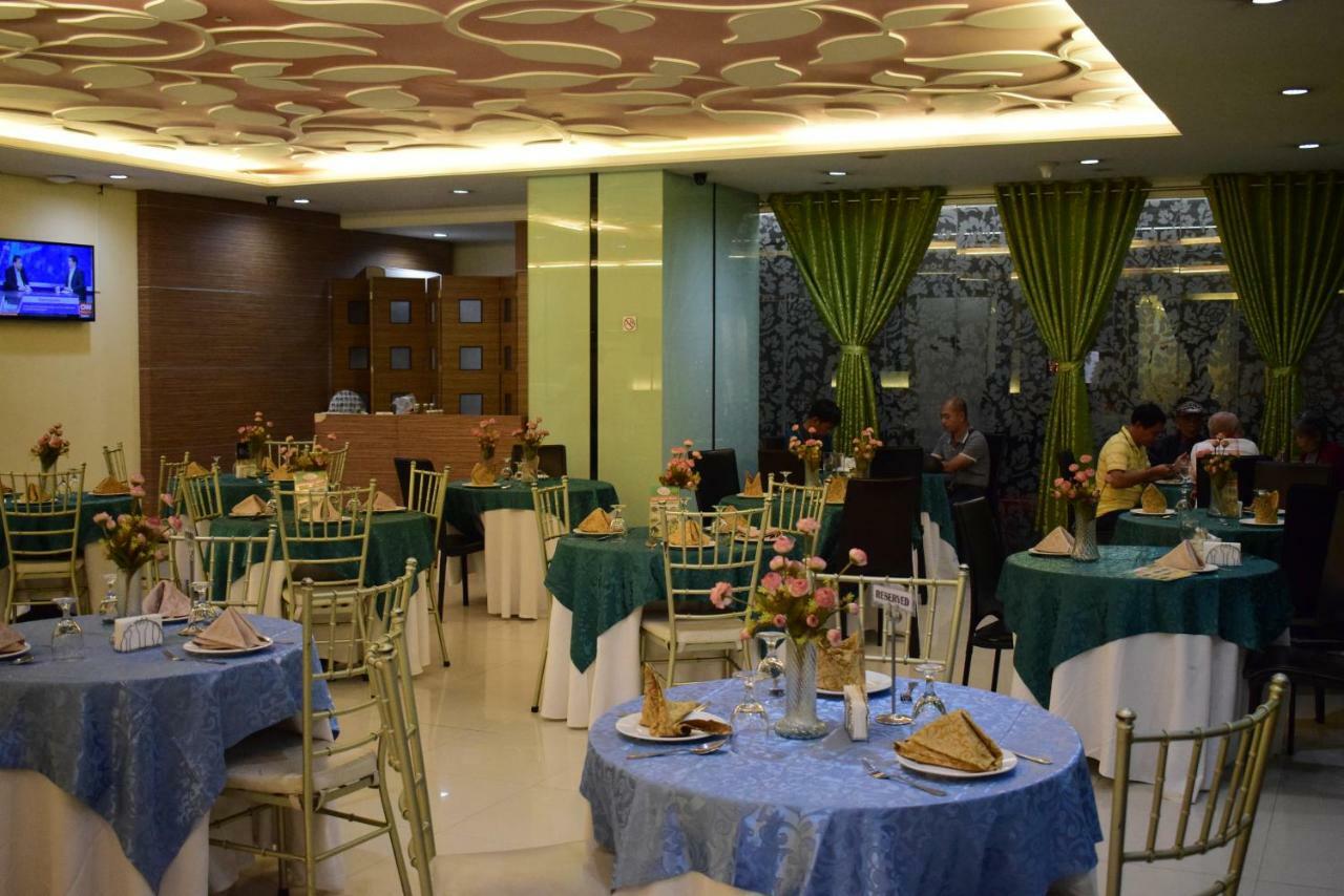 Vista Hotel Cubao Quezon City Exteriör bild