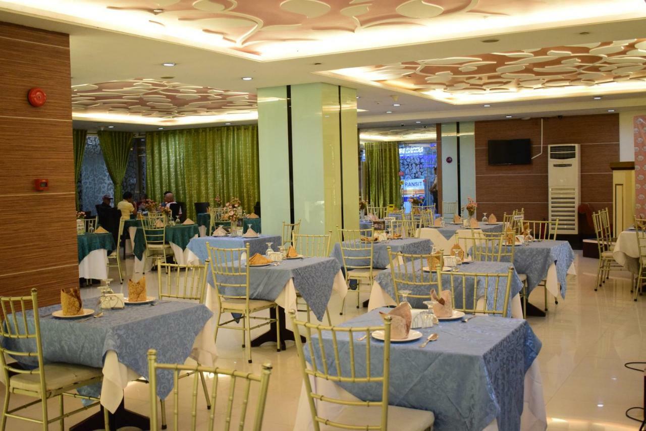 Vista Hotel Cubao Quezon City Exteriör bild